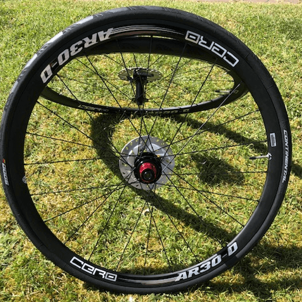 Carbon alloy clincher wheelset online